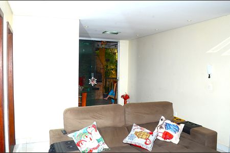 Casa à venda com 200m², 5 quartos e 5 vagasSala