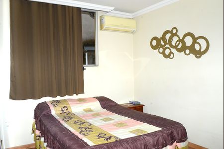 Casa à venda com 200m², 5 quartos e 5 vagasQuarto 2 - Suíte