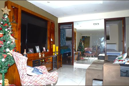 Sala de casa à venda com 5 quartos, 200m² em Dom Silvério, Belo Horizonte