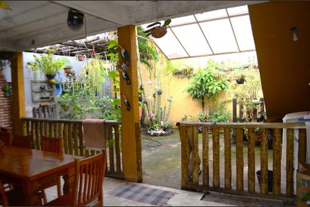 Casa à venda com 200m², 5 quartos e 5 vagasQuintal