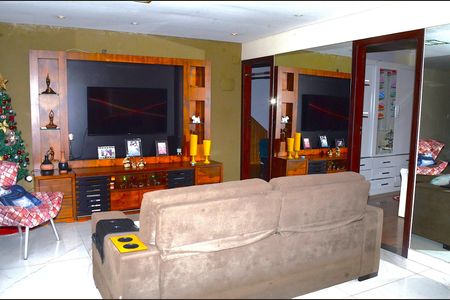 Detalhe Sala de casa à venda com 5 quartos, 200m² em Dom Silvério, Belo Horizonte