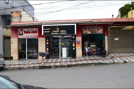 Casa à venda com 200m², 5 quartos e 5 vagasFachada