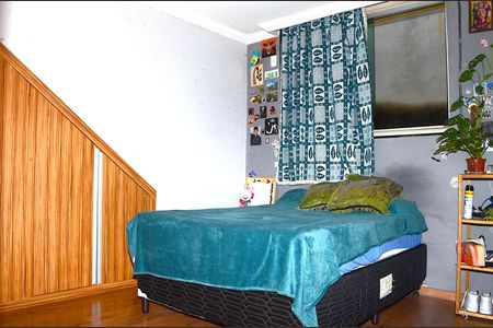 Casa à venda com 200m², 5 quartos e 5 vagasQuarto 2