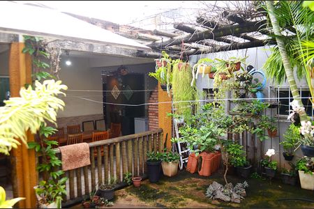 Casa à venda com 200m², 5 quartos e 5 vagasQuintal