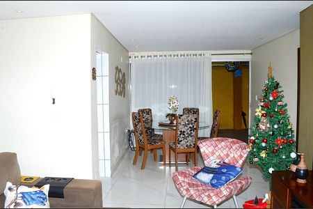 Casa à venda com 200m², 5 quartos e 5 vagasSala