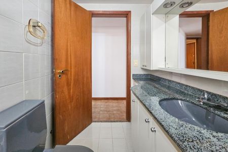 Apartamento para alugar com 130m², 3 quartos e 2 vagasBanheiro Social