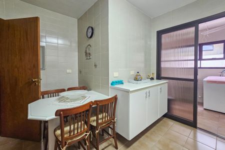 Apartamento para alugar com 130m², 3 quartos e 2 vagasCozinha