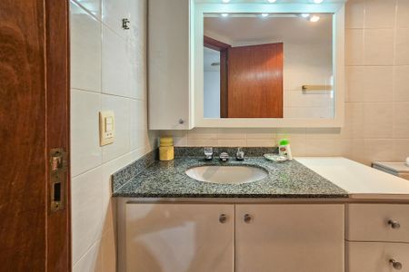 Apartamento para alugar com 130m², 3 quartos e 2 vagasBanheiro da Suíte