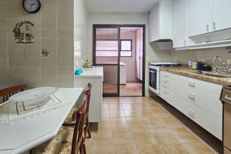 Apartamento para alugar com 130m², 3 quartos e 2 vagasCozinha