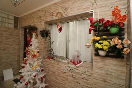 Casa à venda com 58m², 2 quartos e 2 vagasFachada