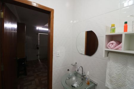 Casa à venda com 58m², 2 quartos e 2 vagasBanheiro