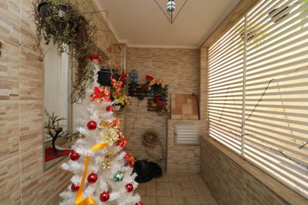 Casa à venda com 58m², 2 quartos e 2 vagasFachada