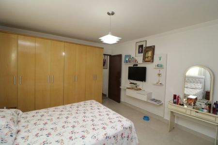 Casa à venda com 58m², 2 quartos e 2 vagasSuíte