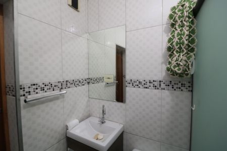 Casa à venda com 58m², 2 quartos e 2 vagasBanheiro da Suíte 2