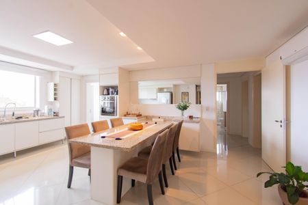 Apartamento à venda com 157m², 3 quartos e 2 vagasCopa