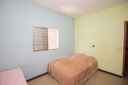 Casa à venda com 592m², 5 quartos e 2 vagasQuarto 2