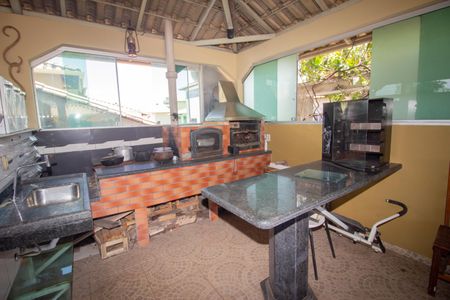 Casa à venda com 592m², 5 quartos e 2 vagasTerraço