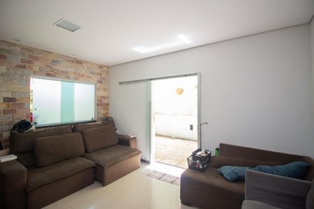 Casa à venda com 592m², 5 quartos e 2 vagasSala