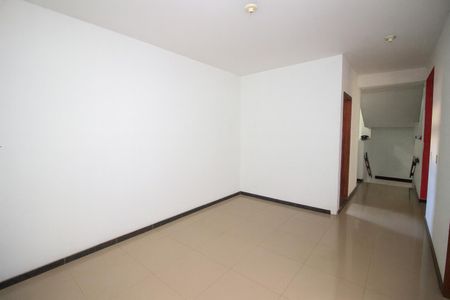 Casa à venda com 592m², 5 quartos e 2 vagasSala 2