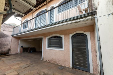 Casa à venda com 350m², 3 quartos e 4 vagas Casa à venda com 350m², 3 quartos e 4 vagasVista da Edícula