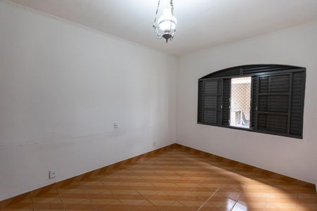 Casa à venda com 350m², 3 quartos e 4 vagas Casa à venda com 350m², 3 quartos e 4 vagasQuarto 3