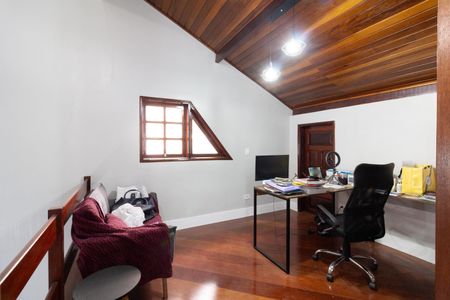 Casa à venda com 250m², 3 quartos e 3 vagasEscritorio