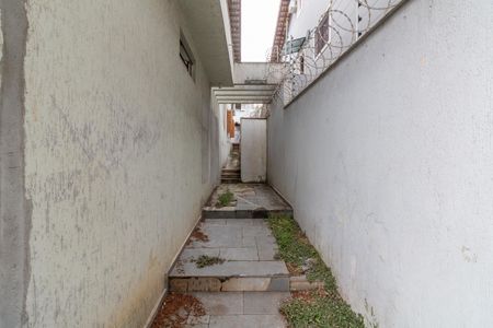 Casa à venda com 250m², 3 quartos e 3 vagasCorredor