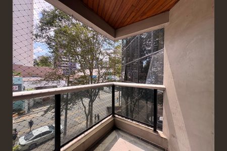 Apartamento à venda com 350m², 4 quartos e 3 vagasSacada da sala