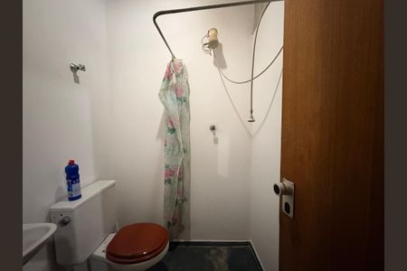 Apartamento à venda com 350m², 4 quartos e 3 vagasBanheiro de serviço 