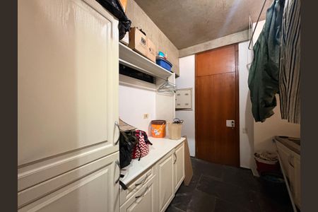 Apartamento à venda com 350m², 4 quartos e 3 vagasLavanderia