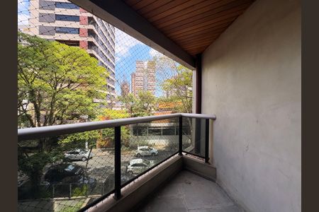 Apartamento à venda com 350m², 4 quartos e 3 vagasSacada da sala