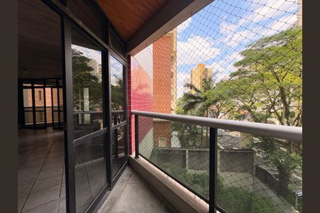 Apartamento à venda com 350m², 4 quartos e 3 vagasSacada da sala