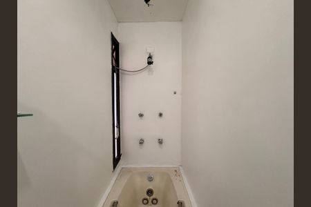 Apartamento à venda com 350m², 4 quartos e 3 vagasBanheiro da suíte 4