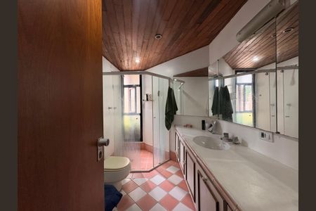 Apartamento à venda com 350m², 4 quartos e 3 vagasBanheiro da suíte 2