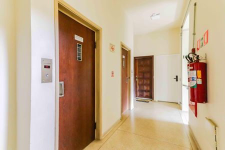 Apartamento à venda com 64m², 2 quartos e sem vaga Apartamento à venda com 64m², 2 quartos e sem vagaHall de entrada