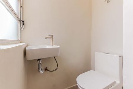 Apartamento à venda com 64m², 2 quartos e sem vaga Apartamento à venda com 64m², 2 quartos e sem vagaBanheiro de serviço