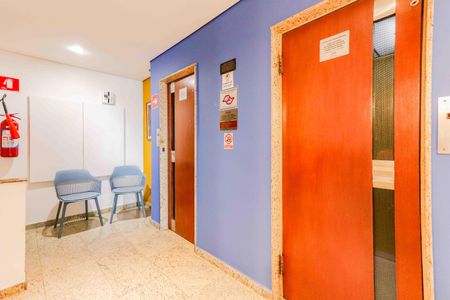 Apartamento à venda com 64m², 2 quartos e sem vaga Apartamento à venda com 64m², 2 quartos e sem vagaHall de entrada