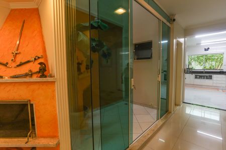 Casa à venda com 250m², 2 quartos e 5 vagas Casa à venda com 250m², 2 quartos e 5 vagasSala - Jardim de inverno