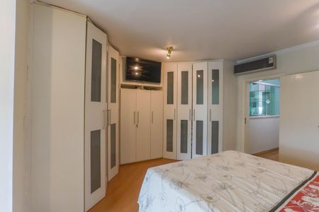 Casa à venda com 250m², 2 quartos e 5 vagas Casa à venda com 250m², 2 quartos e 5 vagasQuarto 2 - suíte