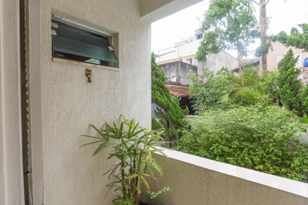 Casa à venda com 250m², 2 quartos e 5 vagas Casa à venda com 250m², 2 quartos e 5 vagasVaranda da suíte