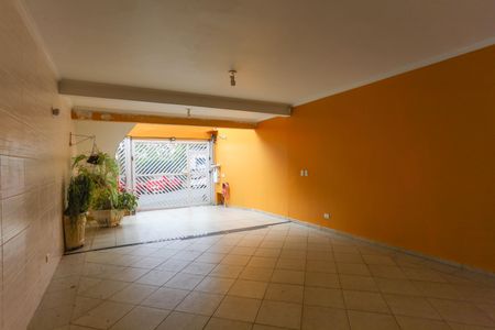 Casa à venda com 250m², 2 quartos e 5 vagas Casa à venda com 250m², 2 quartos e 5 vagasGaragem
