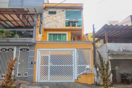 Casa à venda com 250m², 2 quartos e 5 vagas Casa à venda com 250m², 2 quartos e 5 vagasFachada