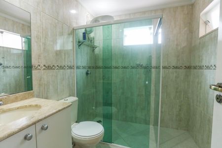 Casa à venda com 250m², 2 quartos e 5 vagas Casa à venda com 250m², 2 quartos e 5 vagasBanheiro da suíte 1