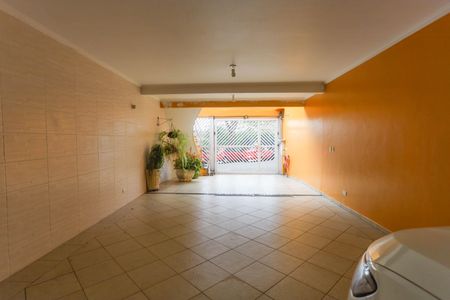 Casa à venda com 250m², 2 quartos e 5 vagas Casa à venda com 250m², 2 quartos e 5 vagasGaragem