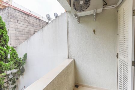 Casa à venda com 250m², 2 quartos e 5 vagas Casa à venda com 250m², 2 quartos e 5 vagasVaranda da suíte