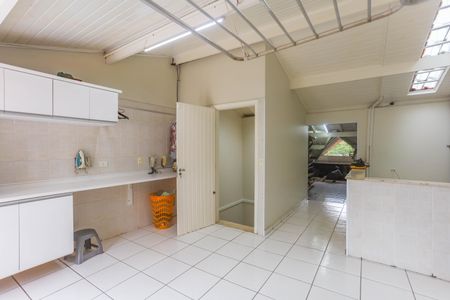 Casa à venda com 250m², 2 quartos e 5 vagas Casa à venda com 250m², 2 quartos e 5 vagasÁrea de serviço