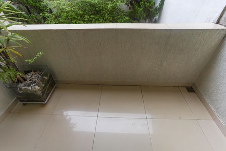 Casa à venda com 250m², 2 quartos e 5 vagas Casa à venda com 250m², 2 quartos e 5 vagasVaranda da suíte