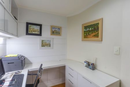 Casa à venda com 250m², 2 quartos e 5 vagas Casa à venda com 250m², 2 quartos e 5 vagasEscritorio