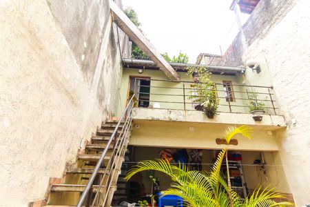 Casa à venda com 166m², 3 quartos e 4 vagas Casa à venda com 166m², 3 quartos e 4 vagasQuintal