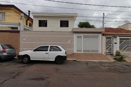 Casa à venda com 163m², 3 quartos e 2 vagasFachada